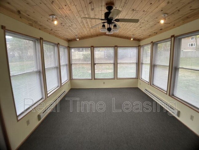 Building Photo - 651 Croixwood Pl