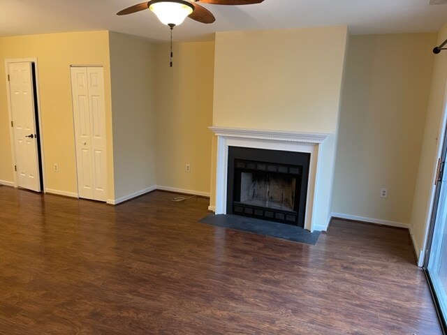 Building Photo - 7013 Fox Grn W