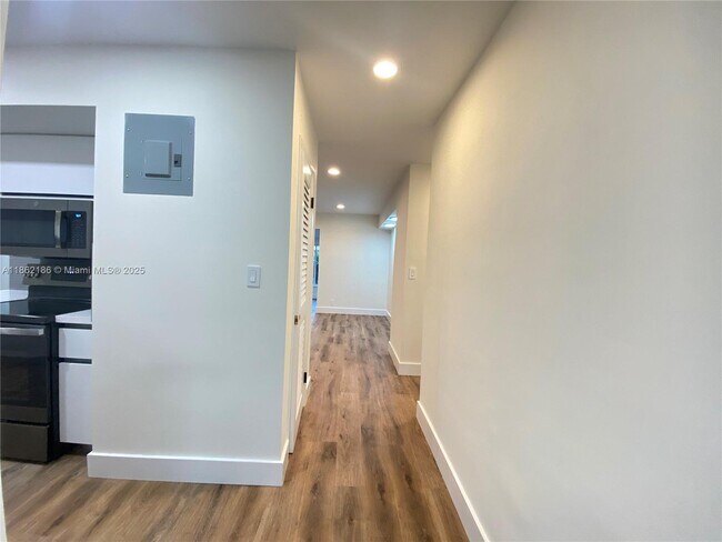 Foto del edificio - 3060 NE 4th Ave