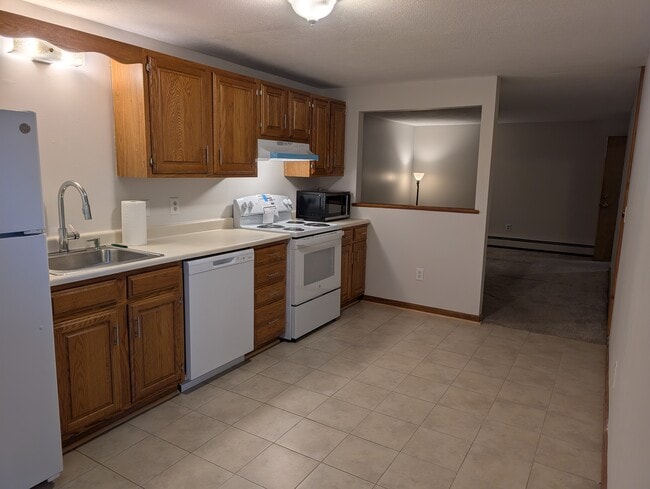 Kitchen - 33 Garden Rd