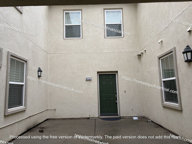 Foto del edificio - 8157 Garden Gate St