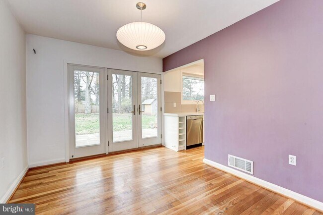 Foto del edificio - 9718 Holmhurst Rd