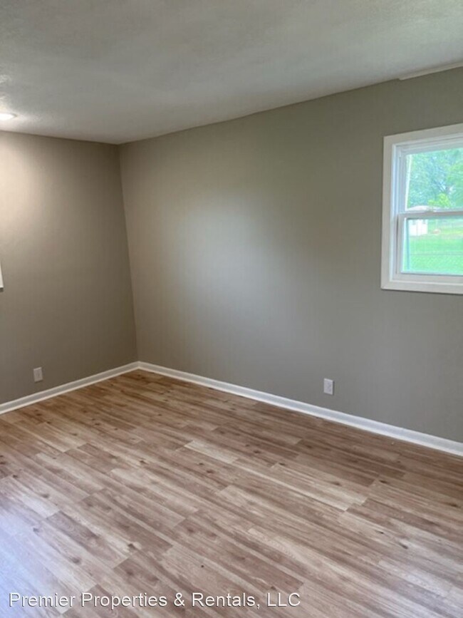 Building Photo - 3 br, 1 bath House - 228 Melrose