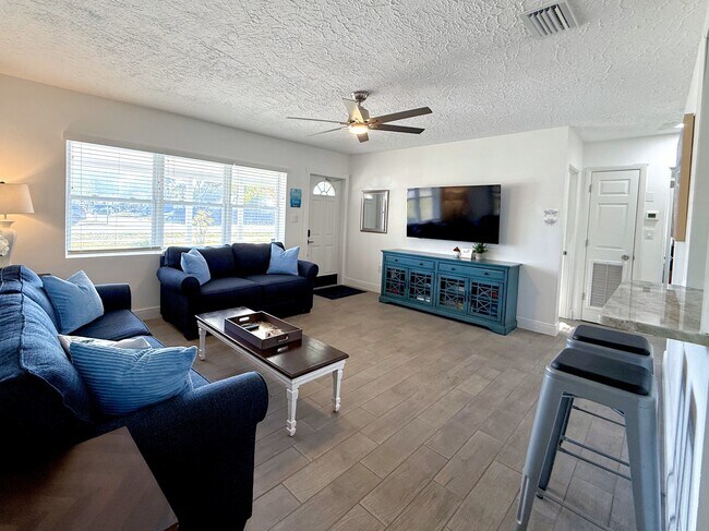 Foto del edificio - 5944 S Lockwood Ridge Rd