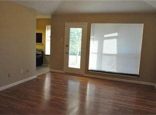 Building Photo - 2426 Planters Row