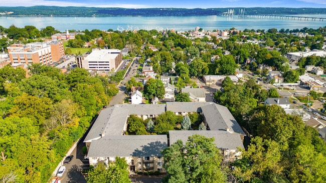 Building Photo - Riverview at Nyack
