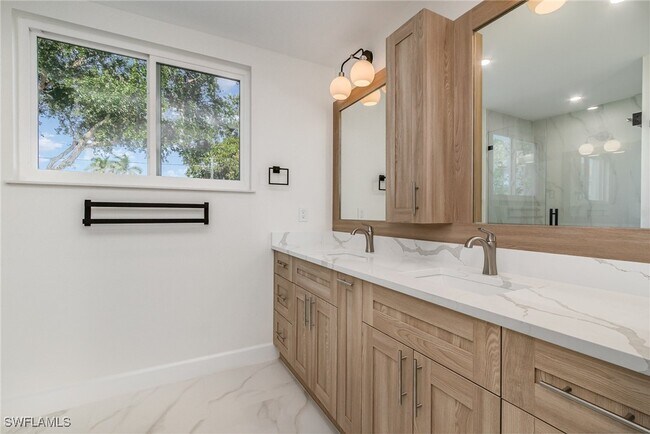 Building Photo - 76 4th St