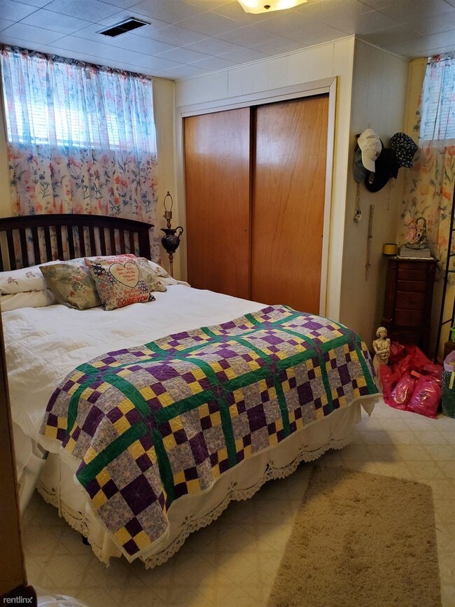Building Photo - 2 br, 1 bath Duplex - 355 South 100 East D...