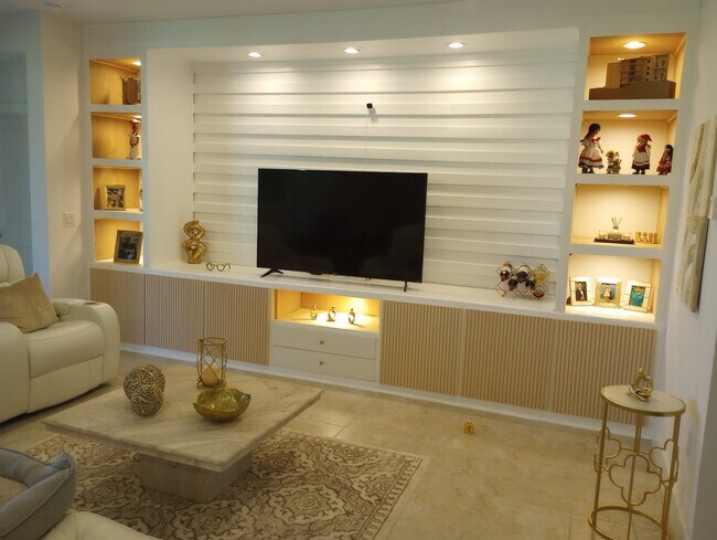 Building Photo - 621 San Augusto Dr
