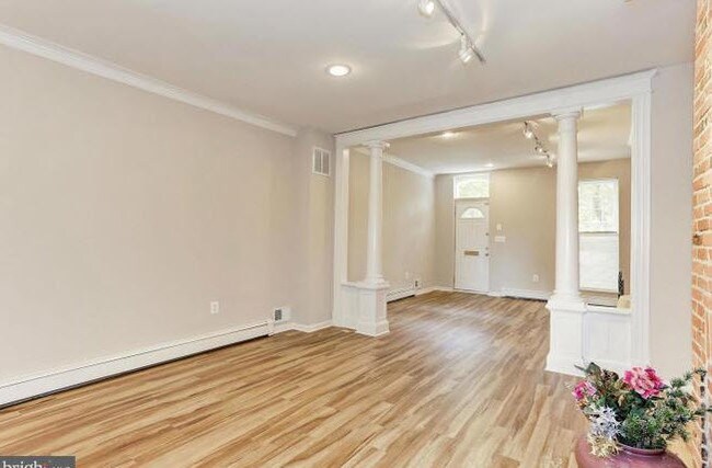 Foto del edificio - 246 S Ann St