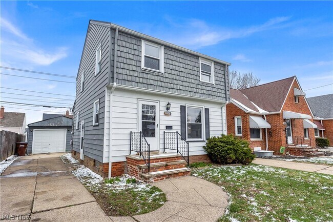 Foto del edificio - 8008 Pelham Dr