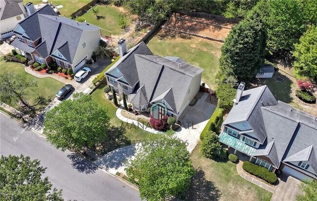 Foto del edificio - 5 bedroom house in Ruby Forest neighborhood in Suwanee