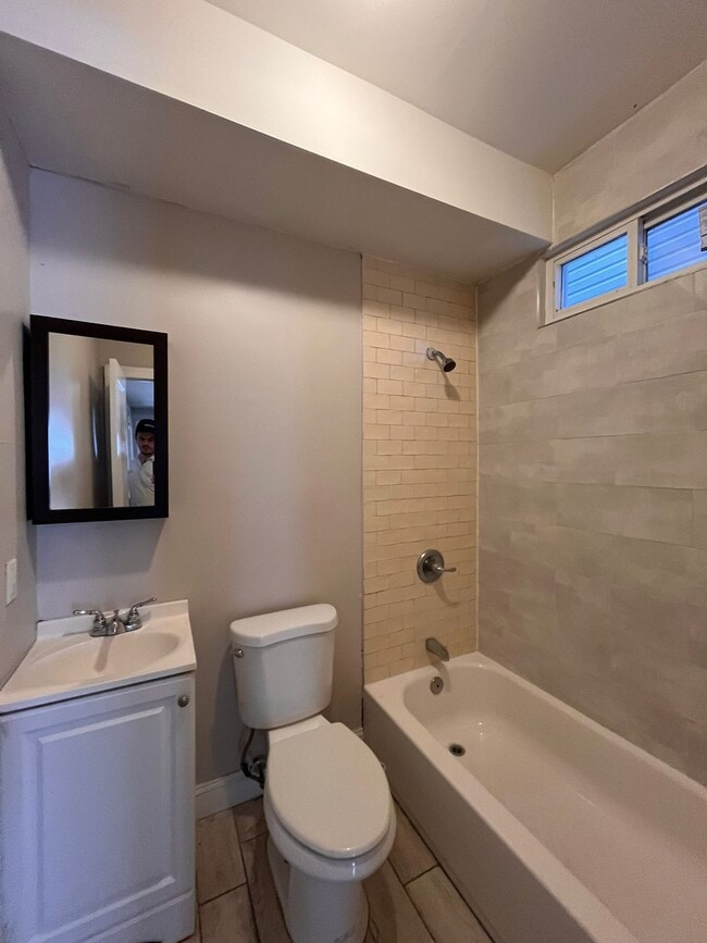 Building Photo - 124 Virginia Ave