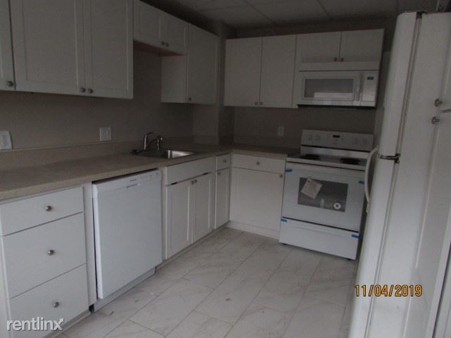 Building Photo - 1 br, 1 bath  - 12062 Klinger St Upper Unit