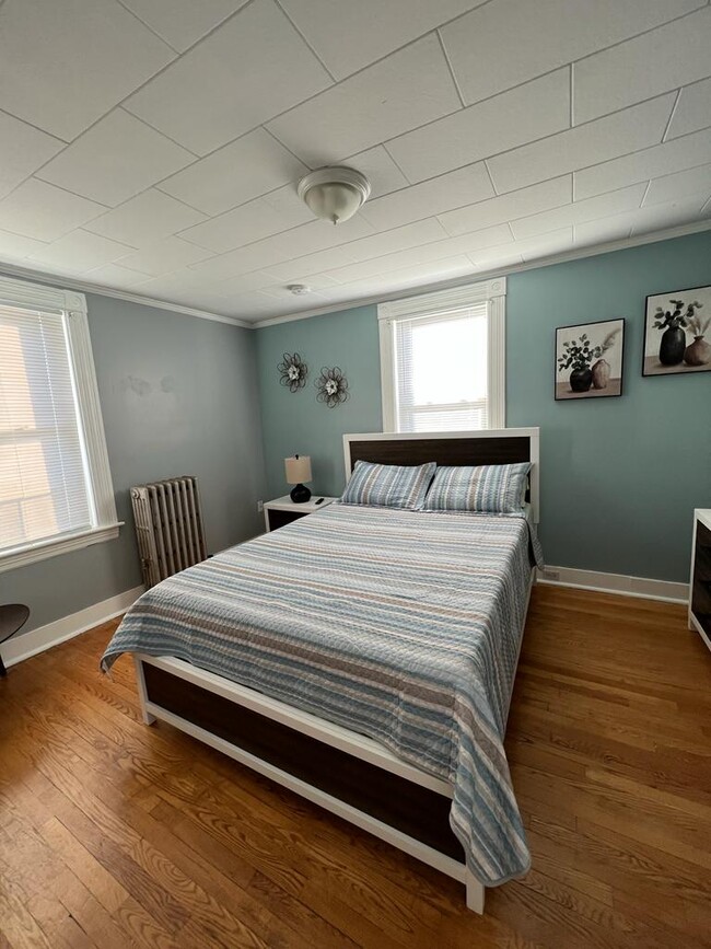 Foto del edificio - 60 Gilford Ave