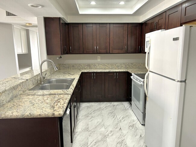 Foto del edificio - COUNTRY MILE RD POMONA 91766 (2 BED / 2 BATH)