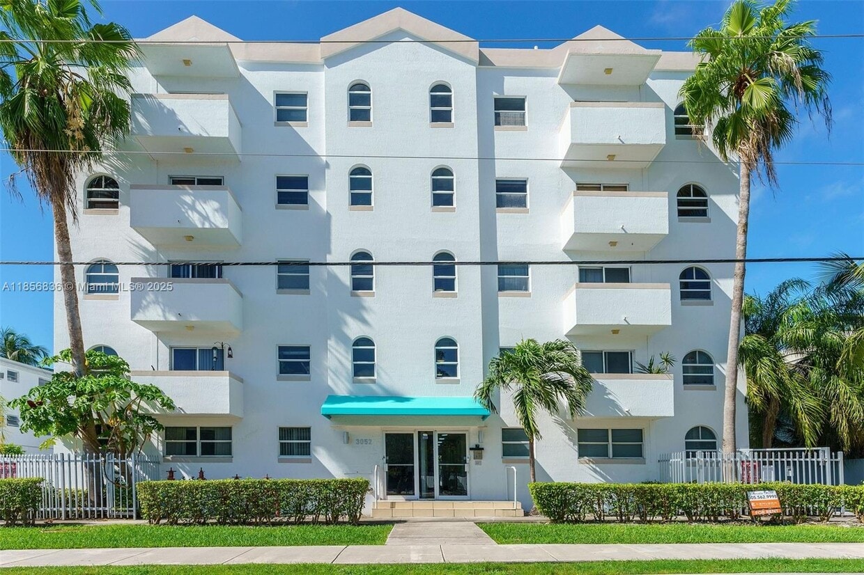 Primary Photo - 3052 SW 27th Ave