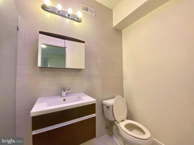 Foto del edificio - 1620 W Jefferson St