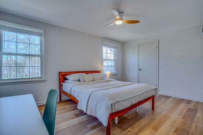 Foto del edificio - 8032 Saint Annes Ct