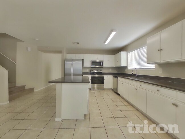 Foto del edificio - 11823 W Windrose Ave