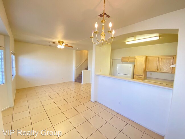 Building Photo - 2 br, 2.5 bath House - 1337 Silver Sierra ...