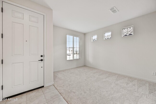 Foto del edificio - 8961 W San Juan Ave
