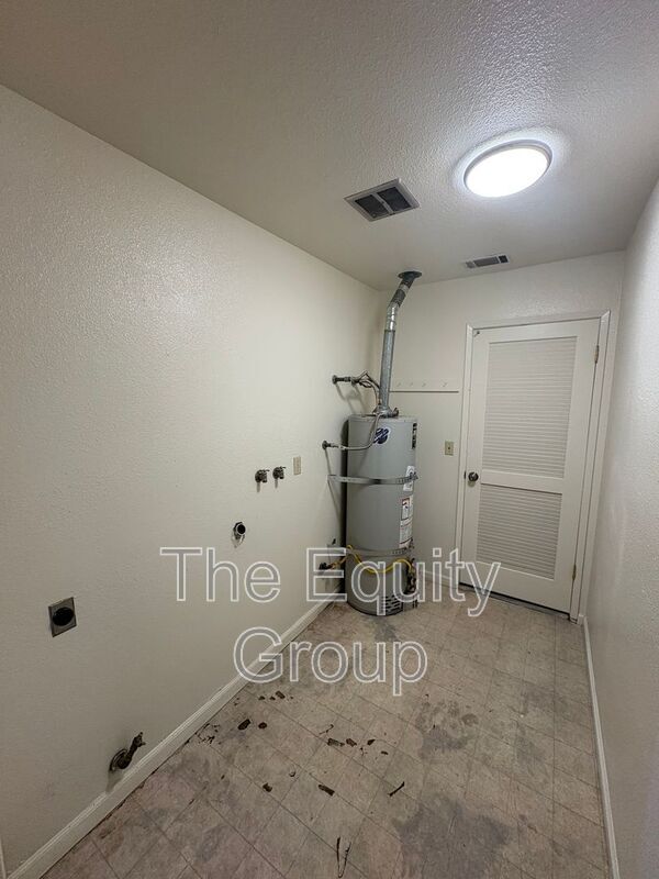 Foto del edificio - 947 W Seeger Ave