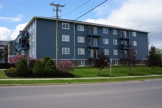 Building Photo - 120 Bishop DriveUnit 203