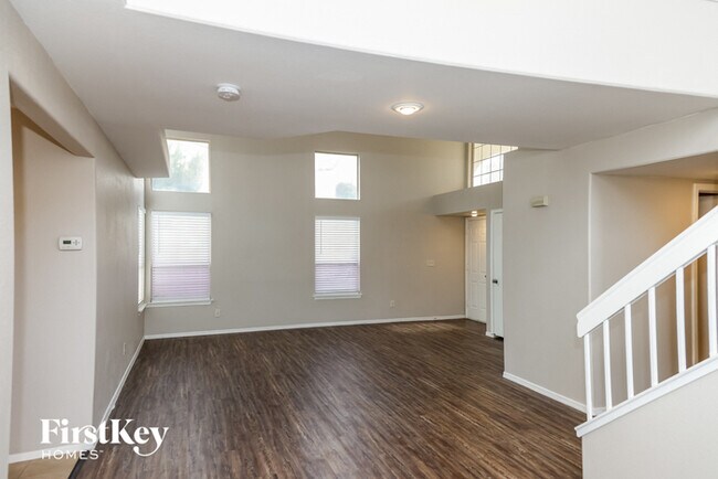 Building Photo - 2157 Falcon Pointe Ln