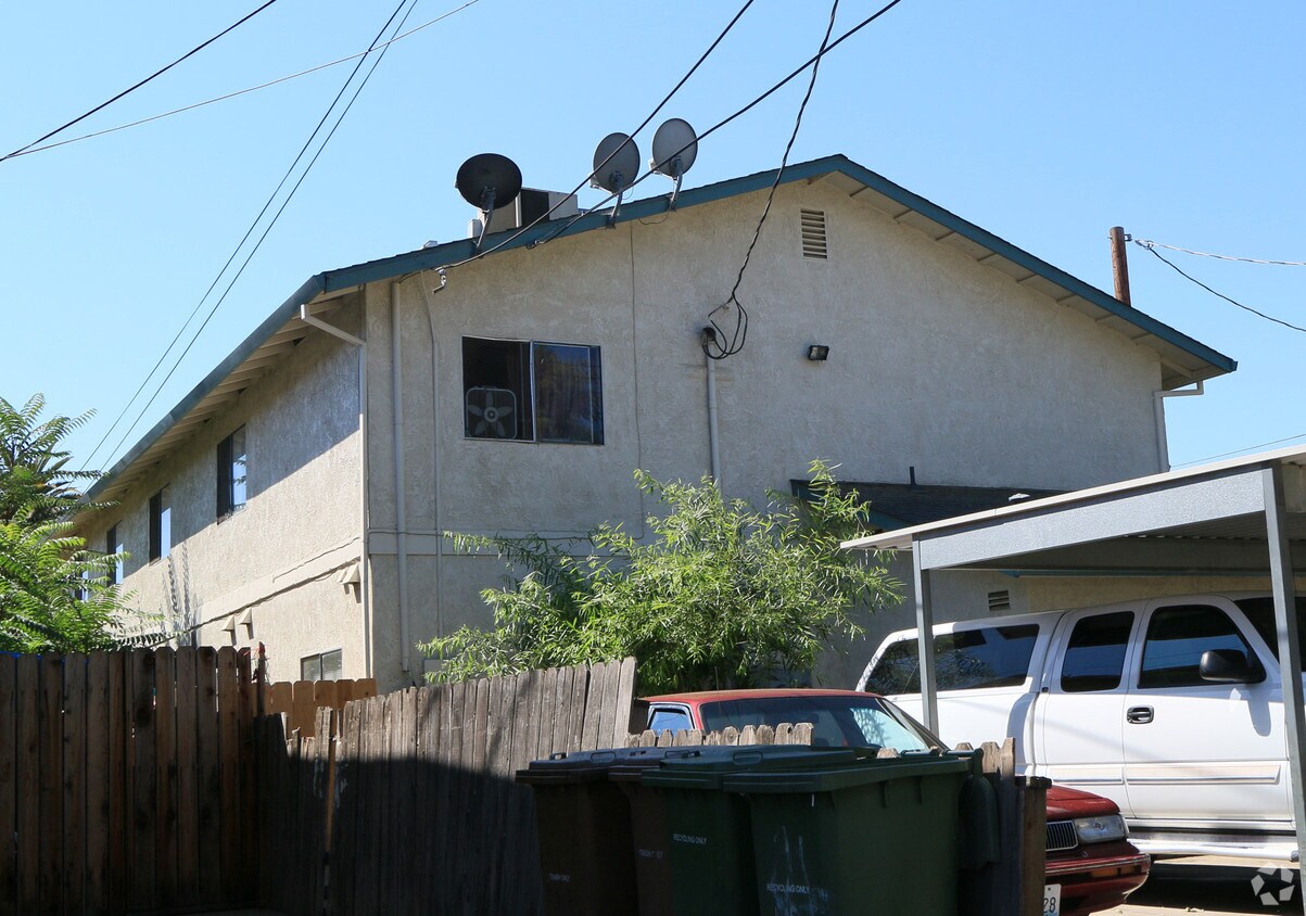 507 E Elm St, Lodi, CA 95240 Apartments in Lodi, CA