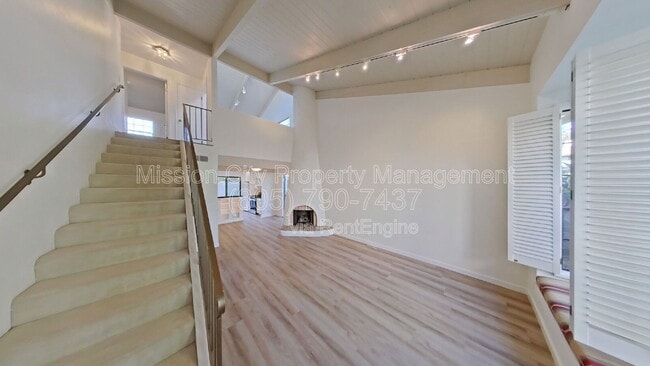 Building Photo - 1932 N Jameson Ln