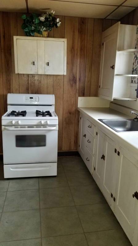 Building Photo - 302 S Grand Ave