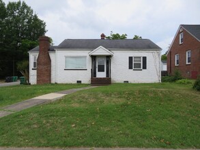 Building Photo - 602 Floral Ave