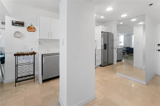 Foto del edificio - 100 Lincoln Rd