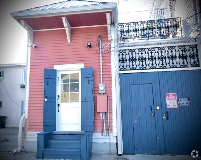 Building Photo - 1039 Henriette Delille St