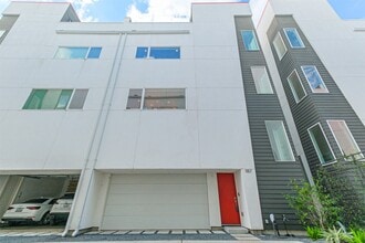 Building Photo - 1157 W 18th St