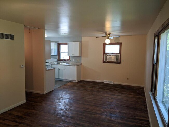 Building Photo - 2204 #B E University Ave