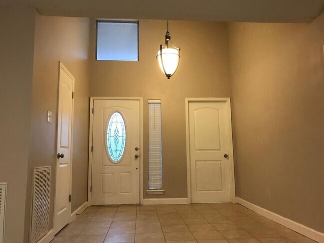Foto del edificio - 16238 Mill Point Dr