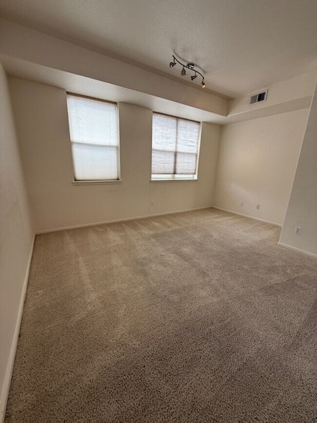 Foto del edificio - 3 Bed End Unit Townhome near Old Town Arvada