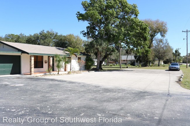 Building Photo - 2 br, 1.5 bath House - 308 Evergreen Rd