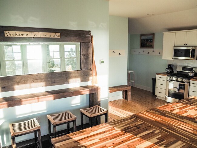 Foto del edificio - 4 br, 2 bath House - 17440 Montello Ave