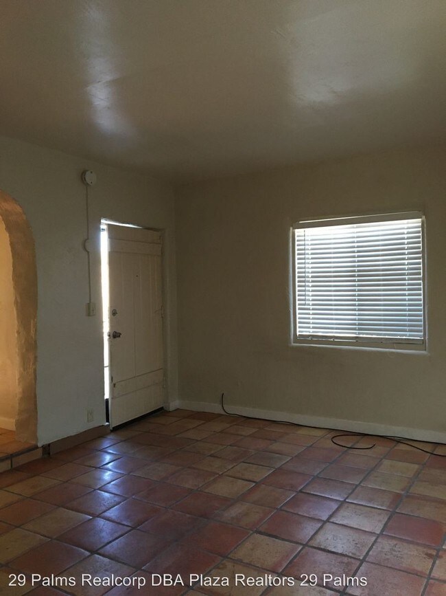 Building Photo - 73151 Adobe Cir