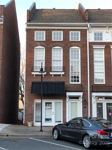 Building Photo - 21321 Catawba Ave