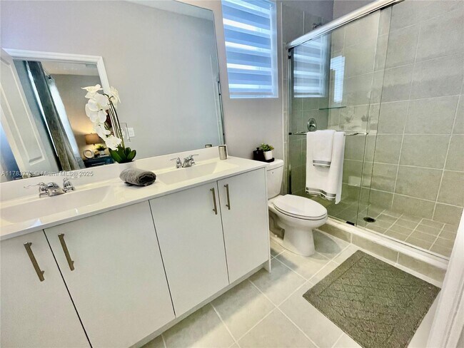 Building Photo - $2,350