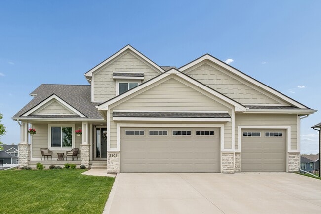 Building Photo - 2105 Timberview Dr