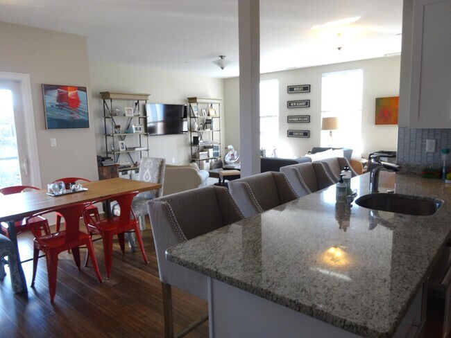 Building Photo - 380 W Broadway