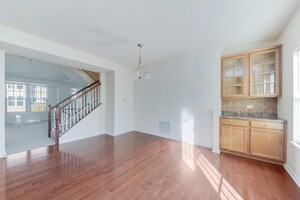 Foto del edificio - 212 N Commerce St