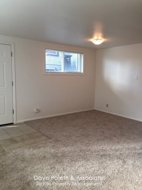 Foto del edificio - 4325 Whitman Ave N
