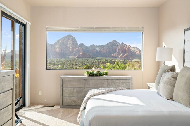 Foto del edificio - 30 Sycamore Canyon Rd