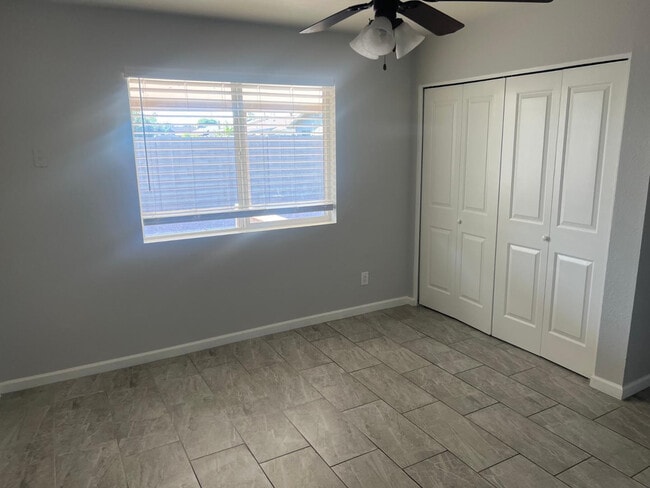 Foto del edificio - 5406 S Hazelton Ln